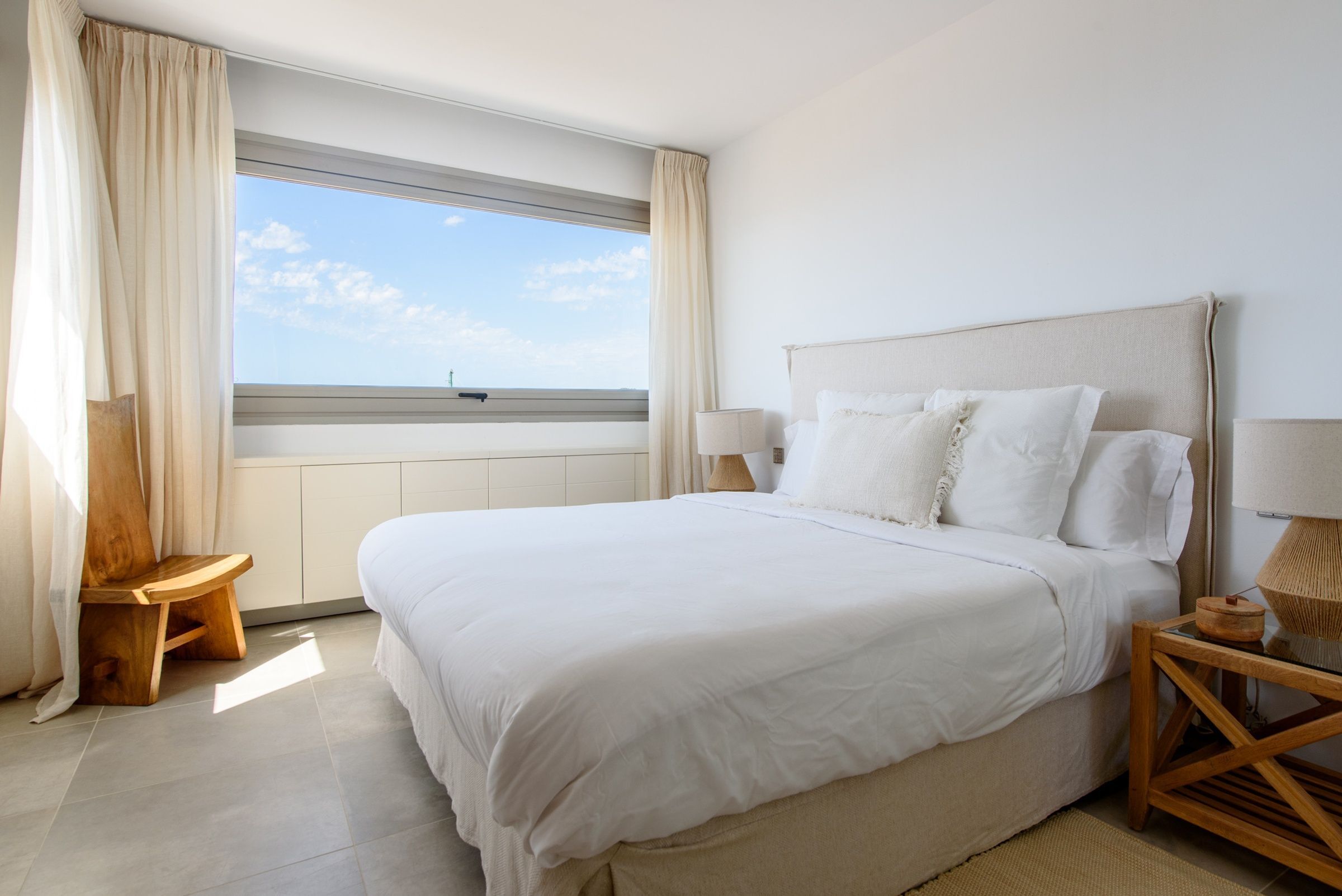 Bedroom 5 (entrance through bedroom 4)