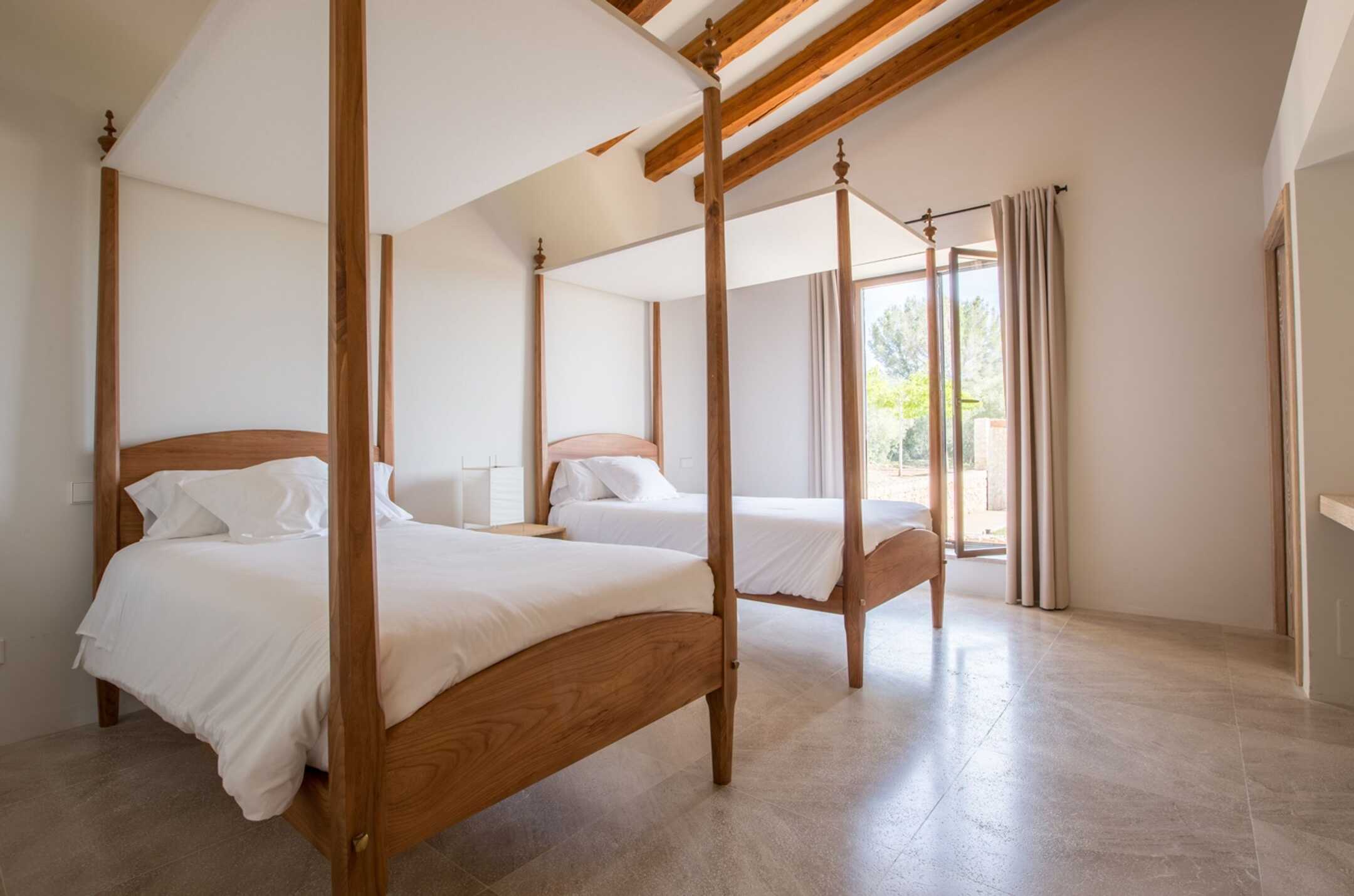 Villa Vanity