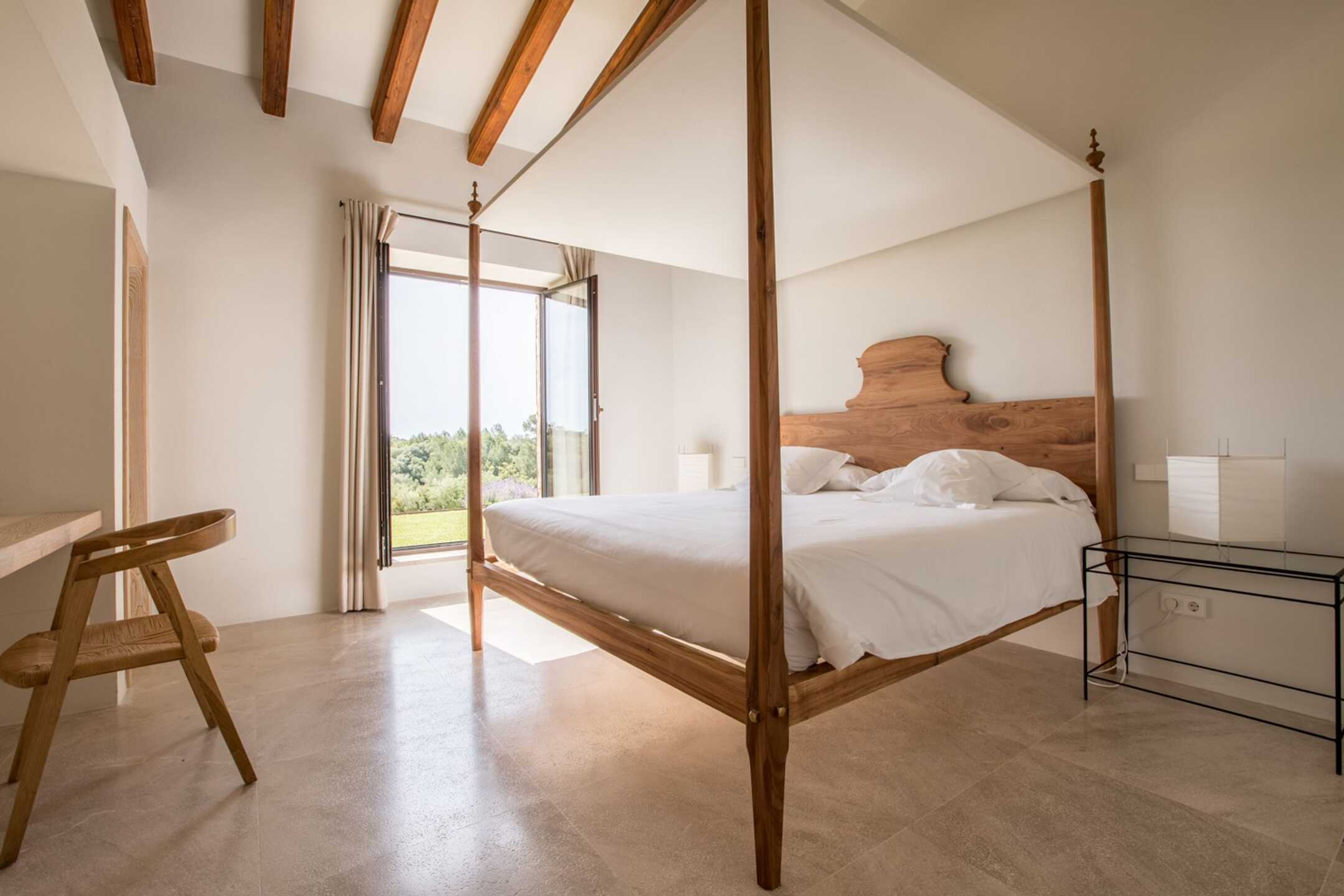 Villa Vanity