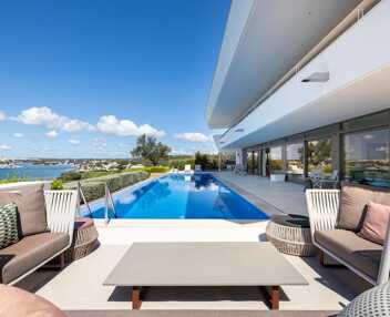Villa Navis