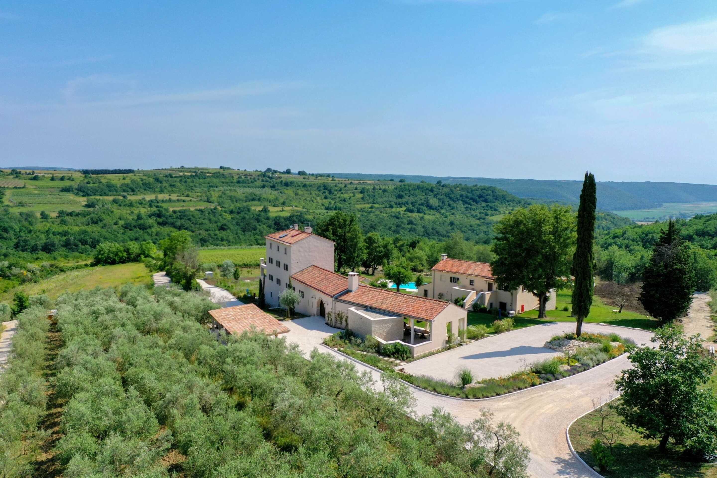 Loza Estate