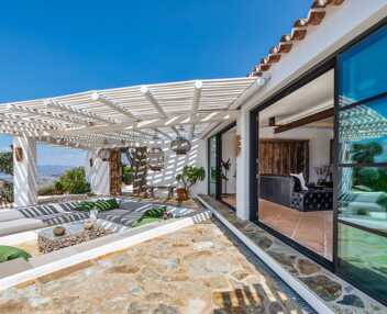 Villa Acacia