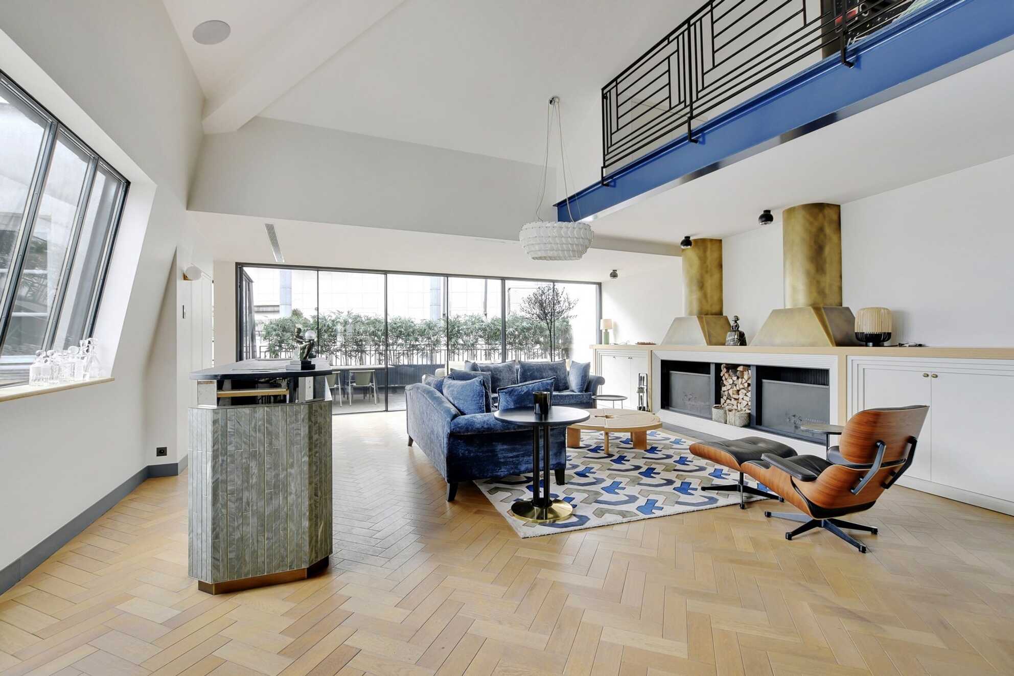 Curated visual reference: Picture Idea: Penthouse Bastille Paris 6 Beds For 12 Guests