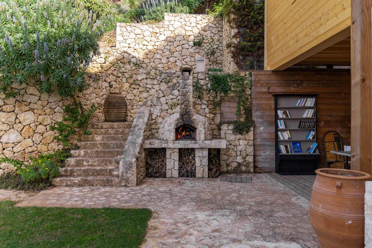 8108