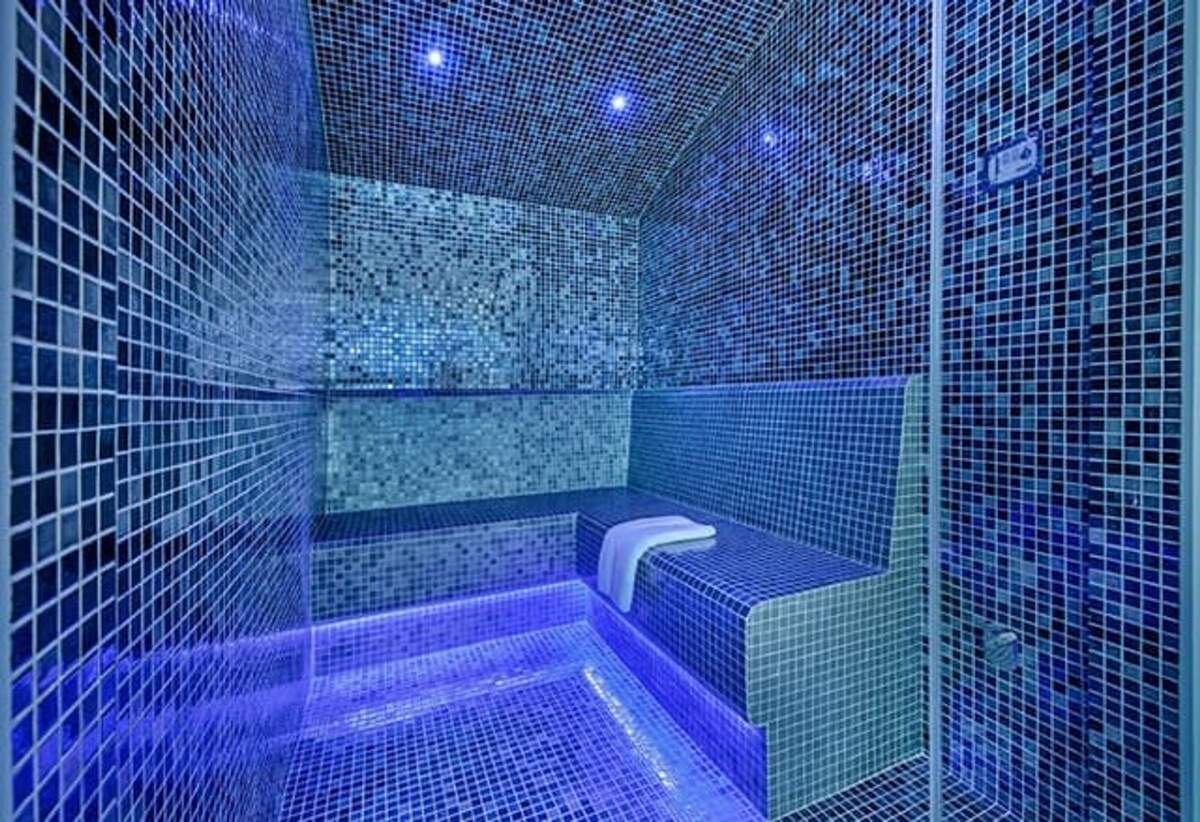 8118