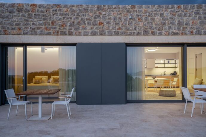 Villa Obsidian