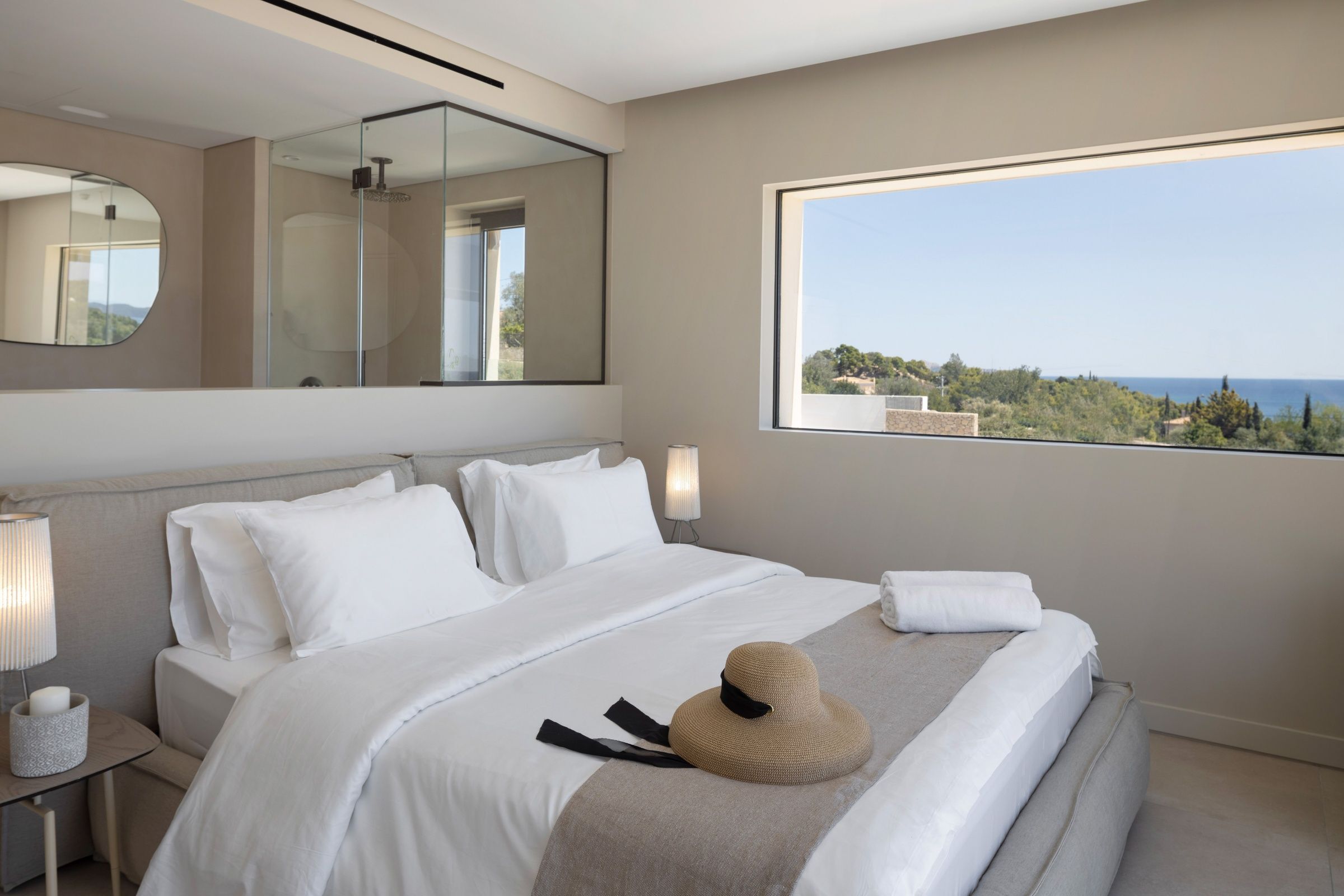 Bedroom 4 - Mainhouse