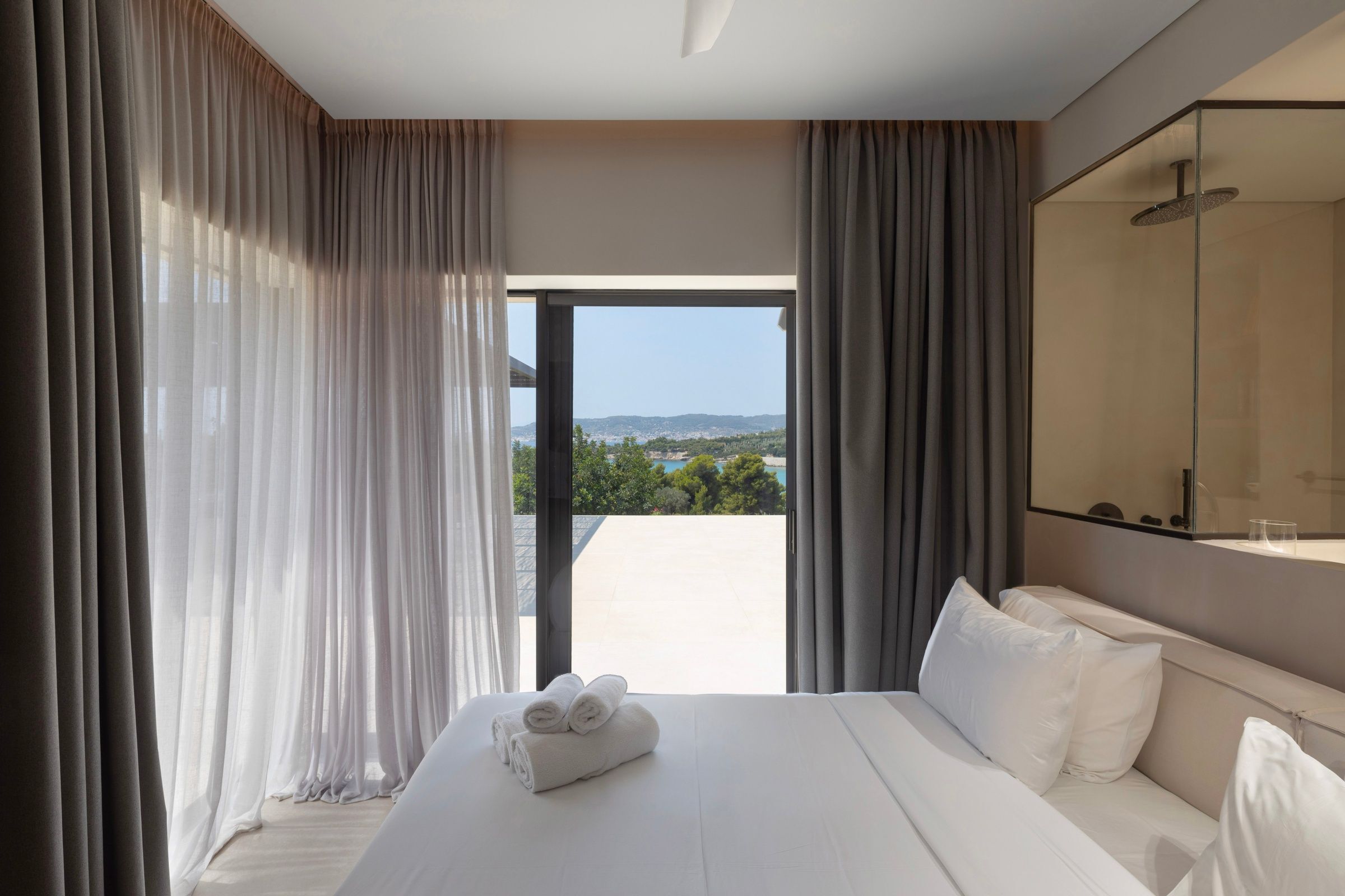 Bedroom 3 - Mainhouse