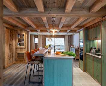 Chalet Caribou