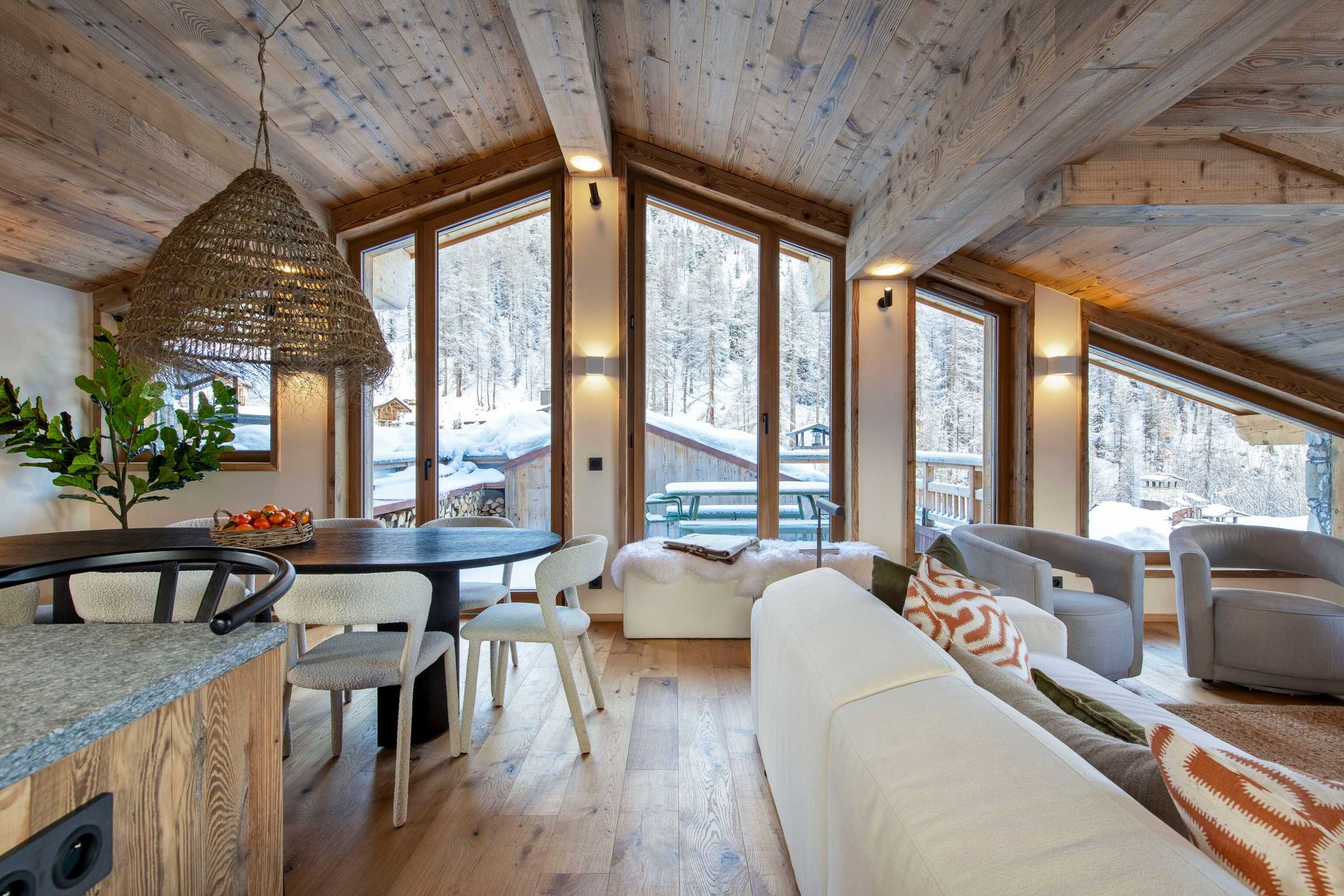 Arolay Penthouse
