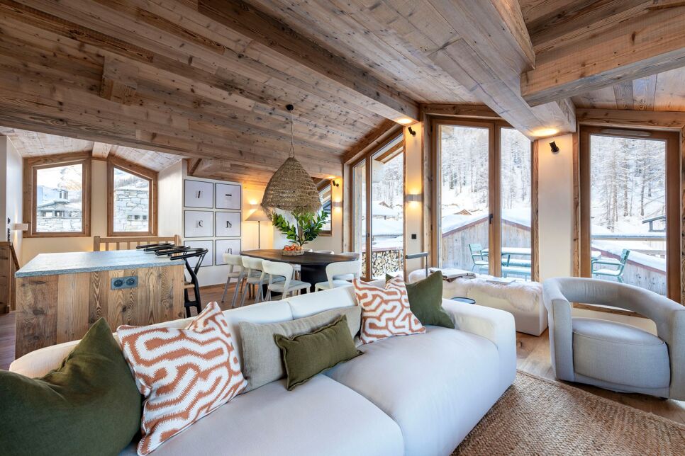 Arolay Penthouse