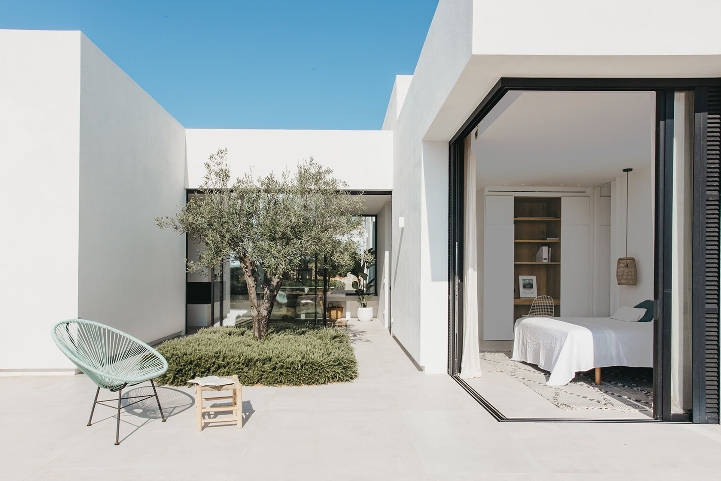 Bedroom 1 - access to the garden