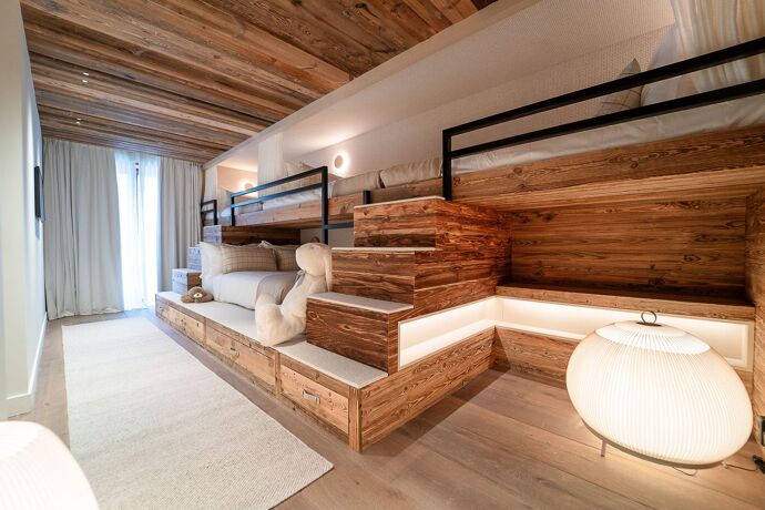 Chalet Moon