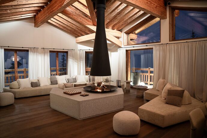 Chalet Moon