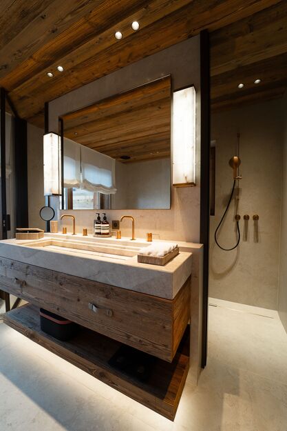 Chalet Moon