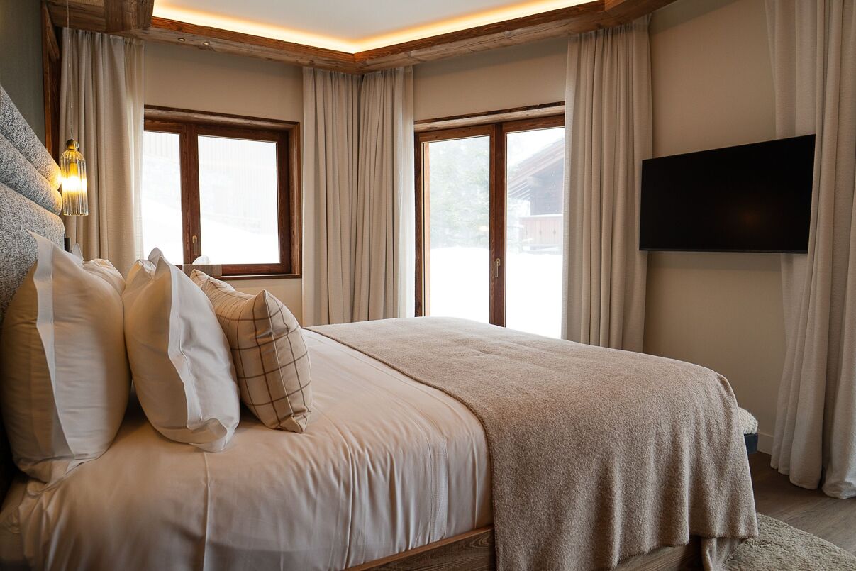 Chalet Moon