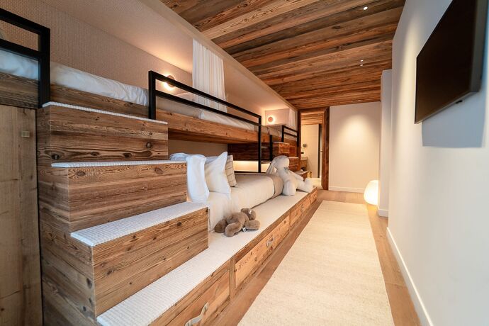 Chalet Moon