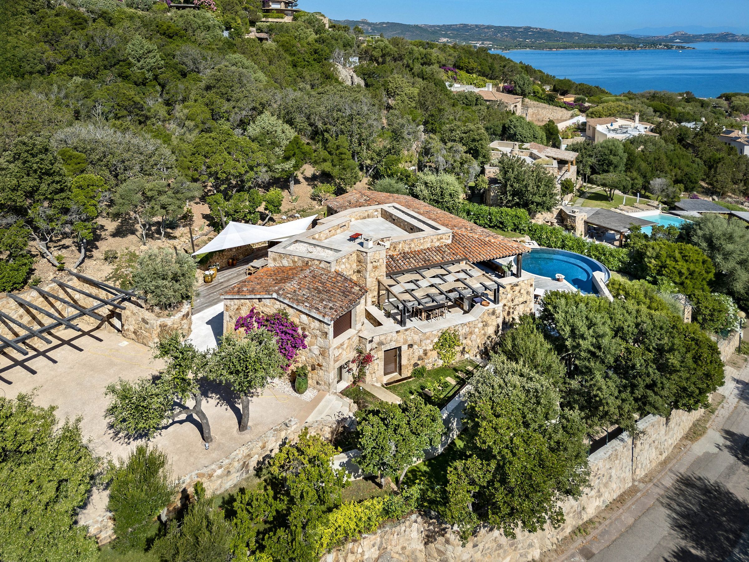 Villa Calamatzu