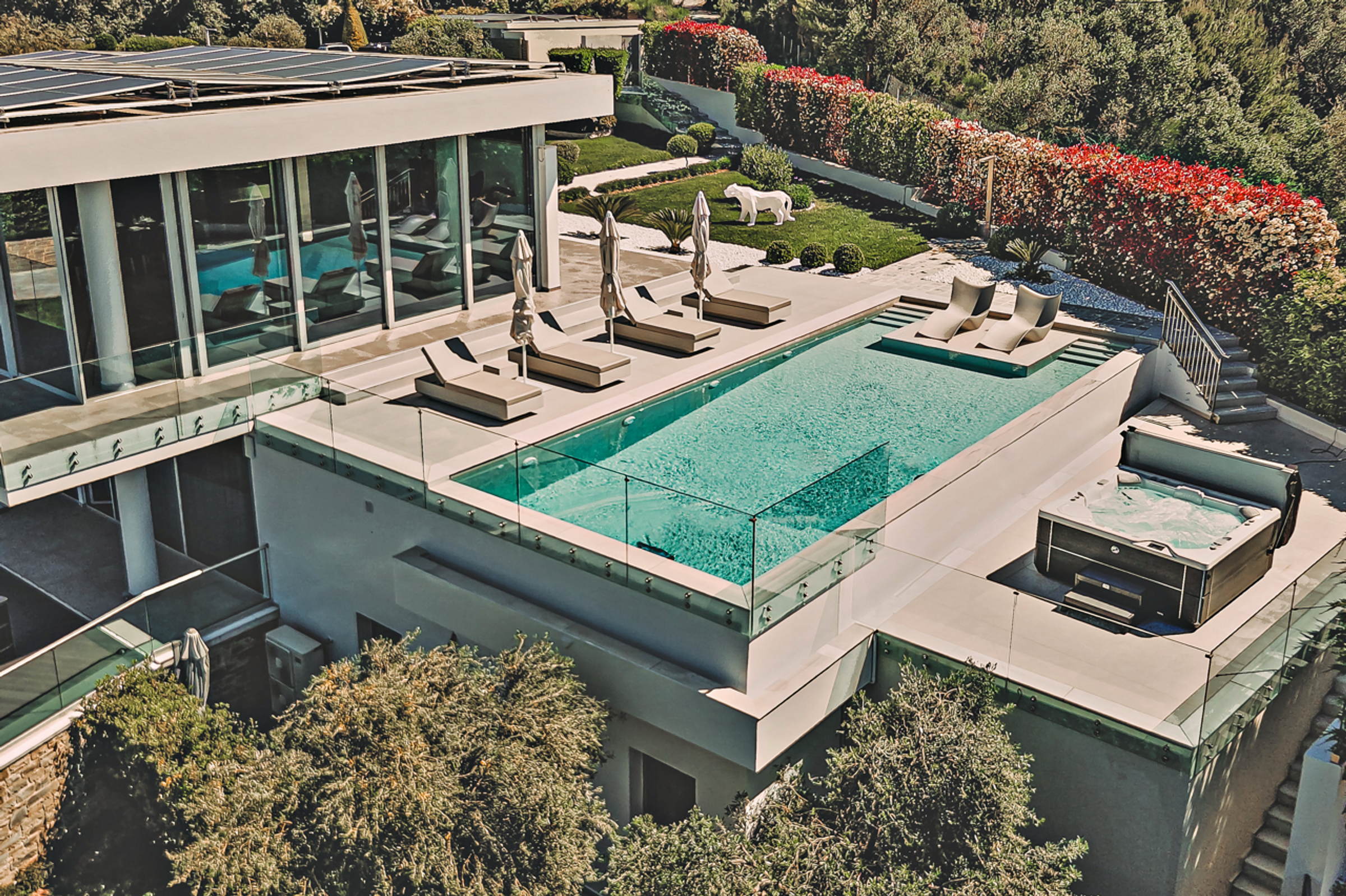 Villa Inception
