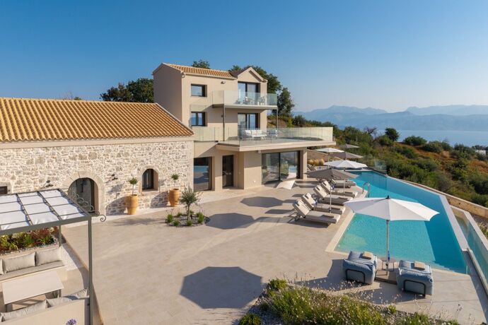 Villa Avra