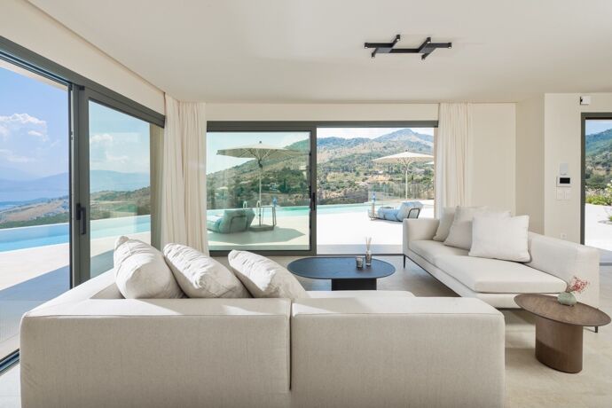 Villa Avra