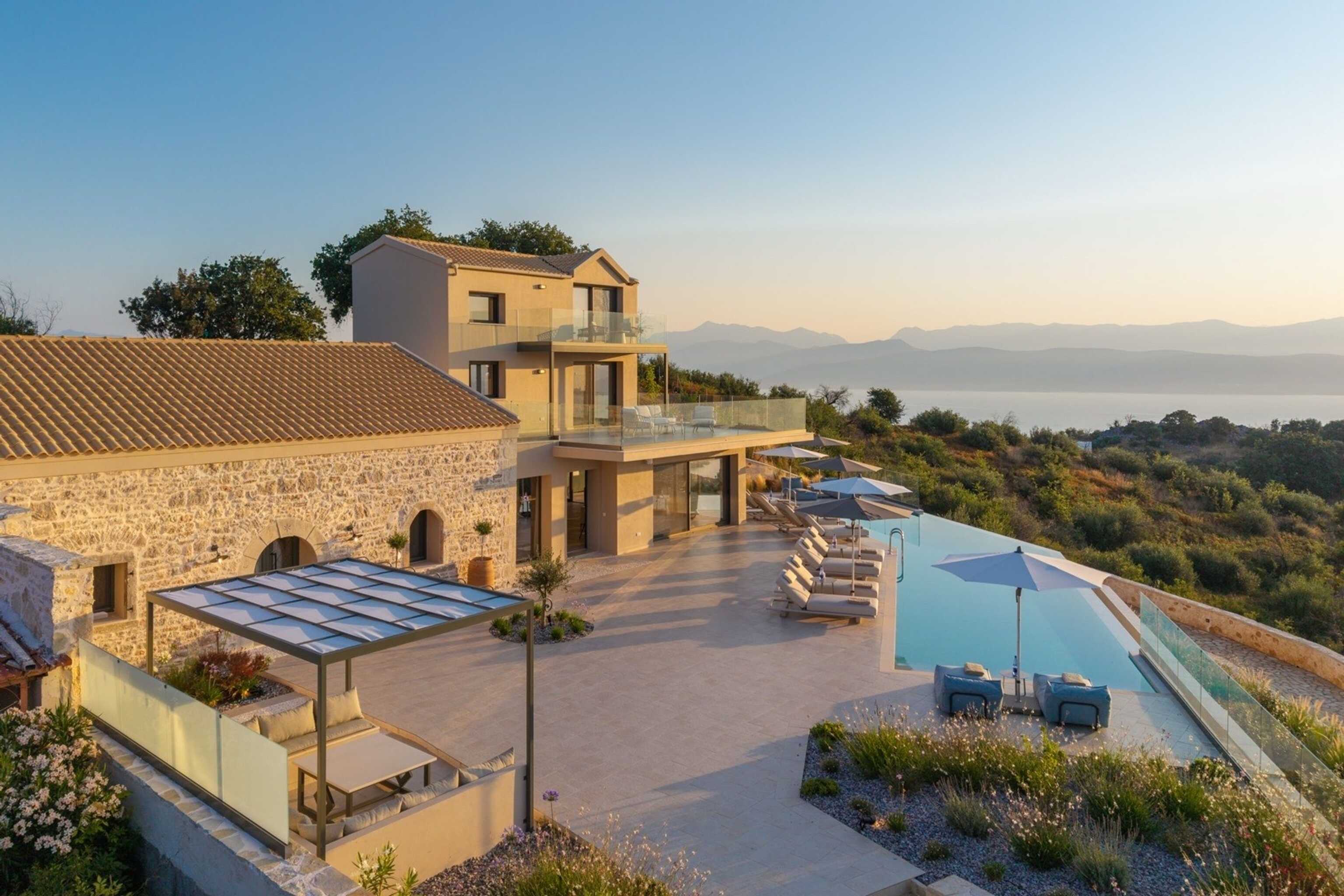 Villa Avra