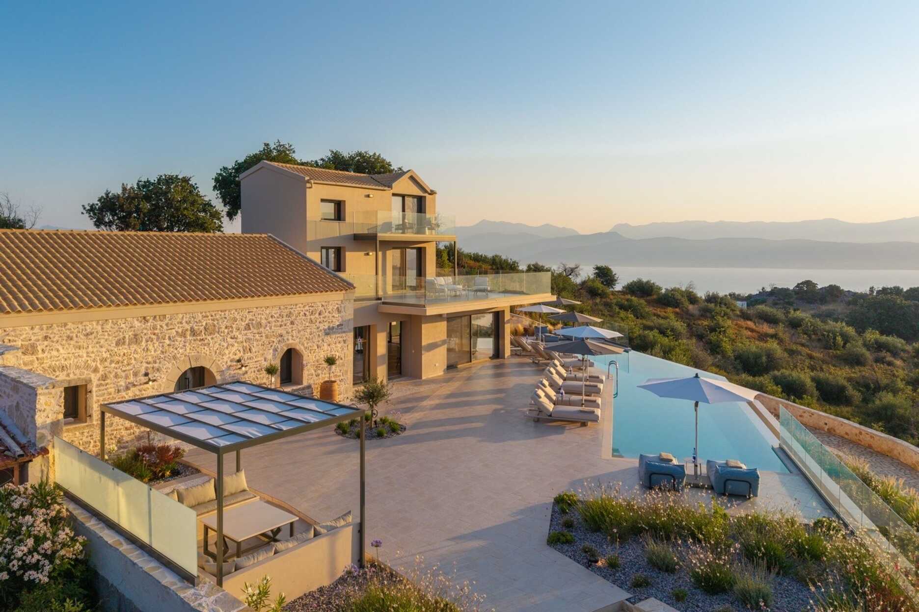 Villa Avra