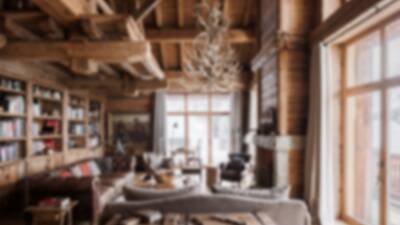 wood-living-room-vintage-chandelier-chalet-meribel