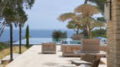 Terrace-with-an-infinity-pool-and-view-of-nature-French-Riviera