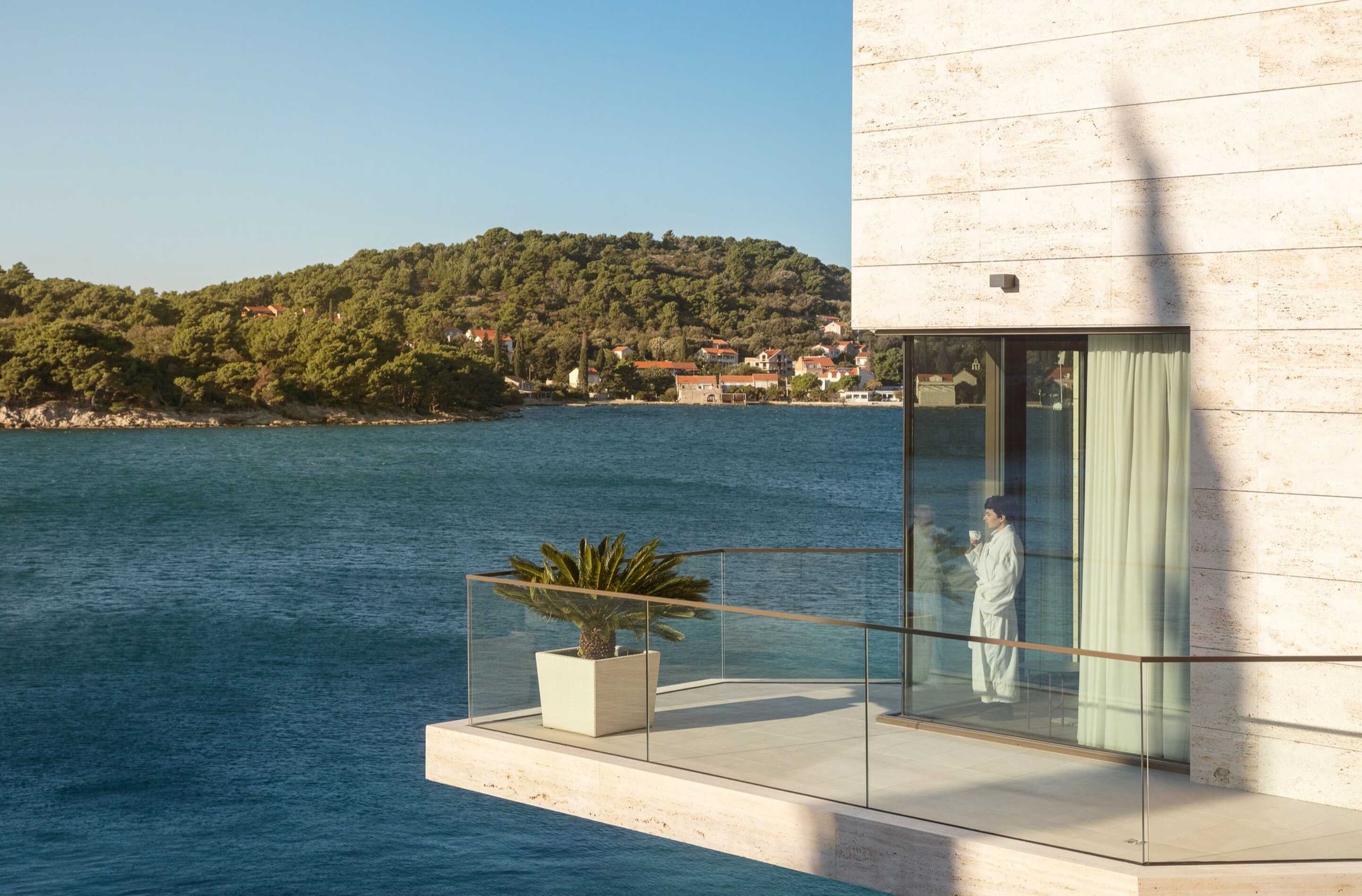 terrace-by-the-sea-luxury-villa-Croatia