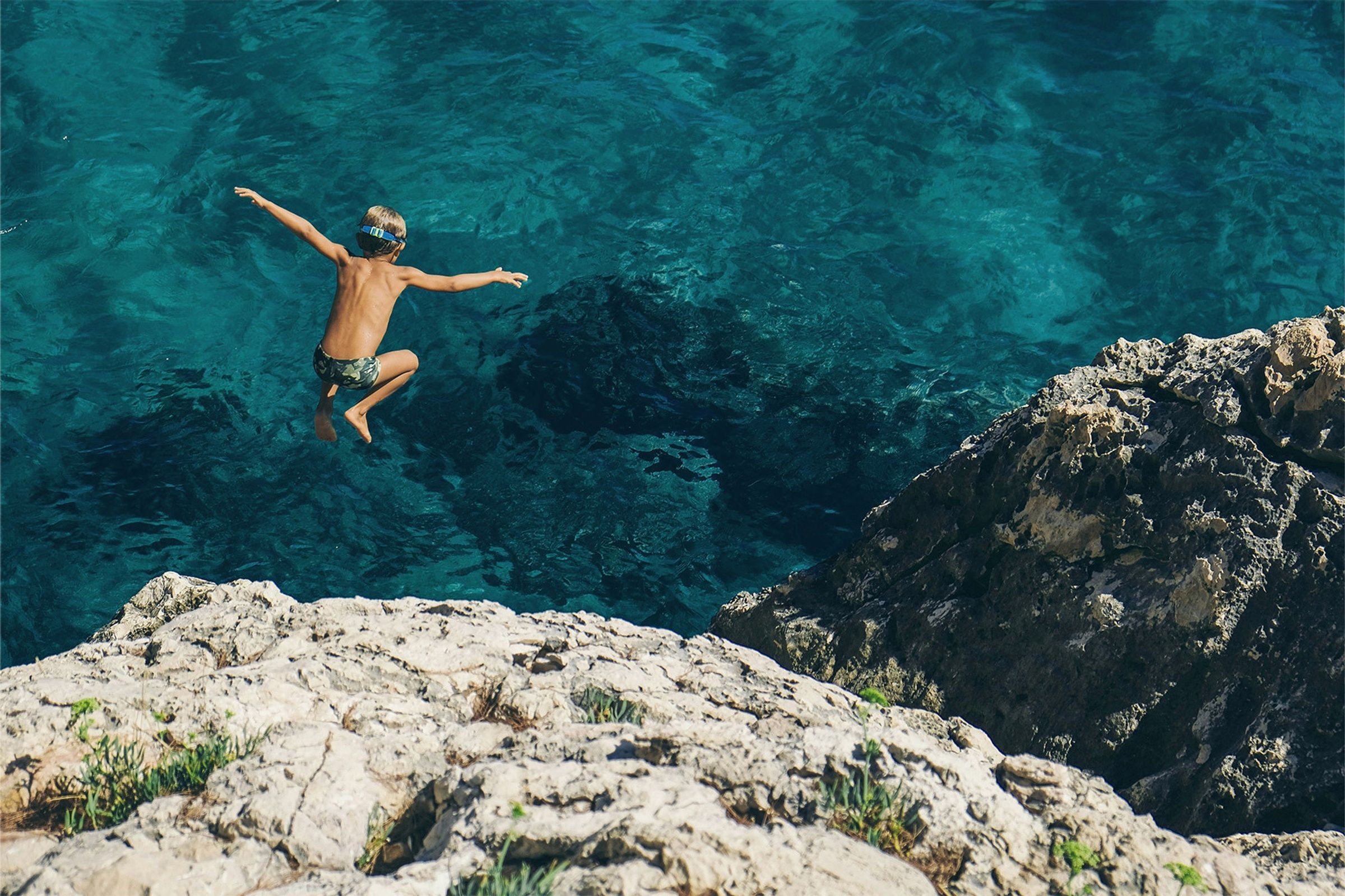 dive-sea-turquoise-cliff-luxury-villa-Croatia
