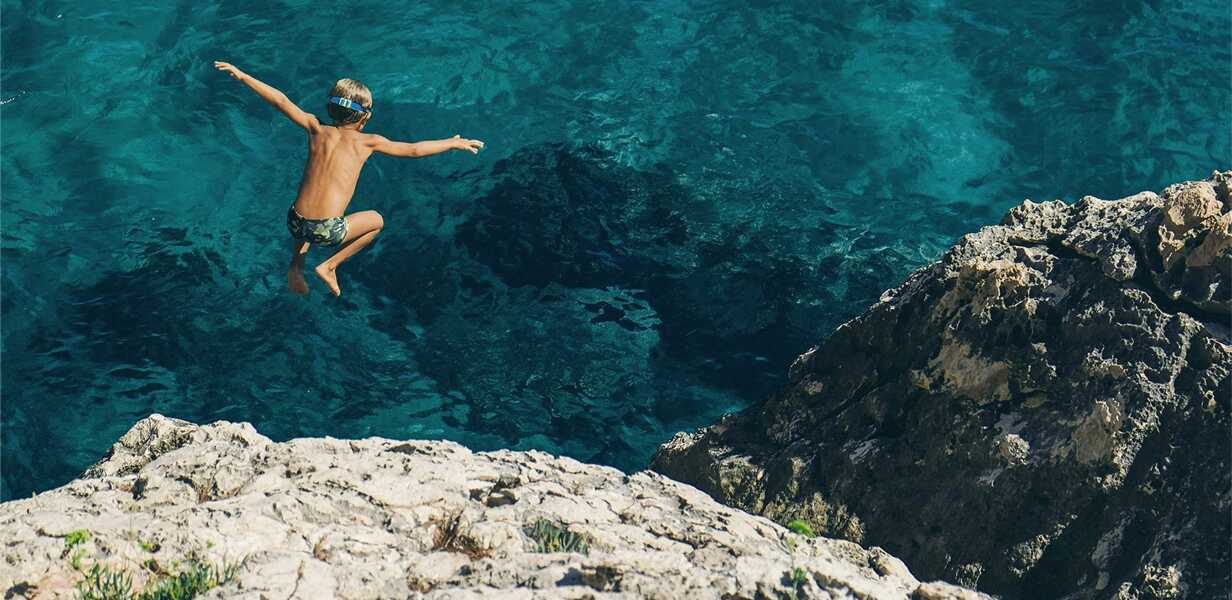 dive-sea-turquoise-cliff-luxury-villa-Croatia