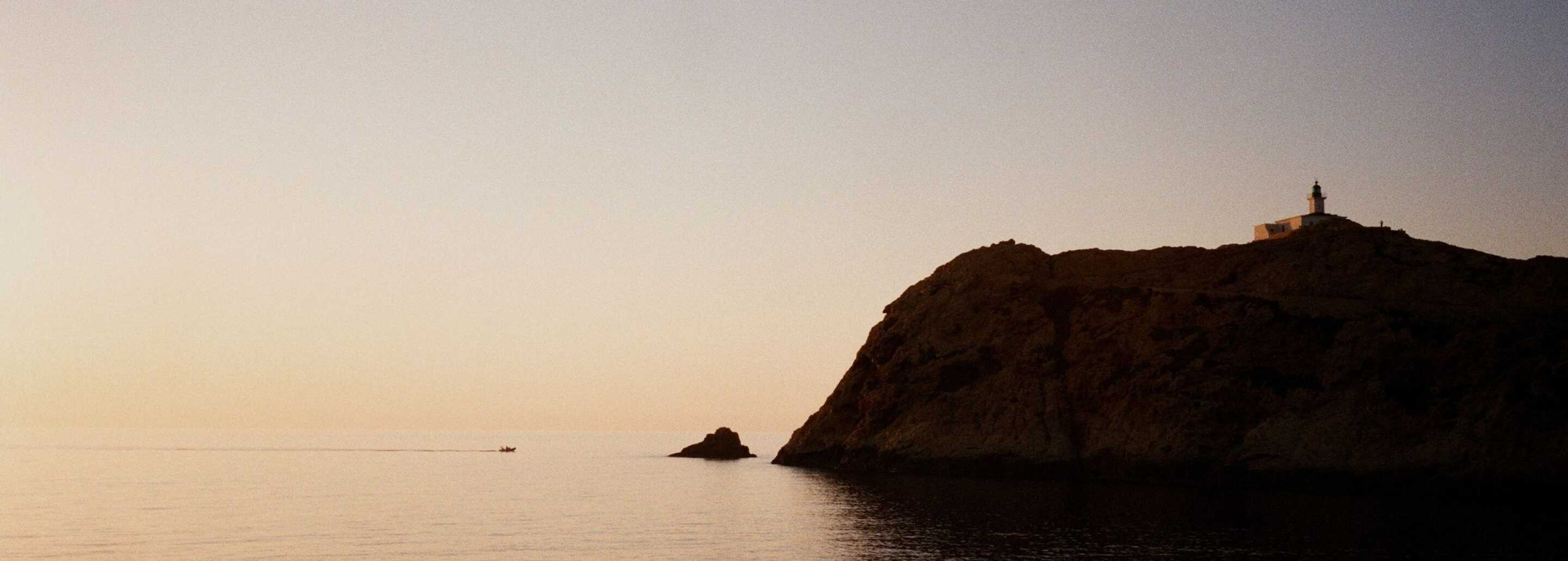 Luxury villa rentals in Corsica by the sea