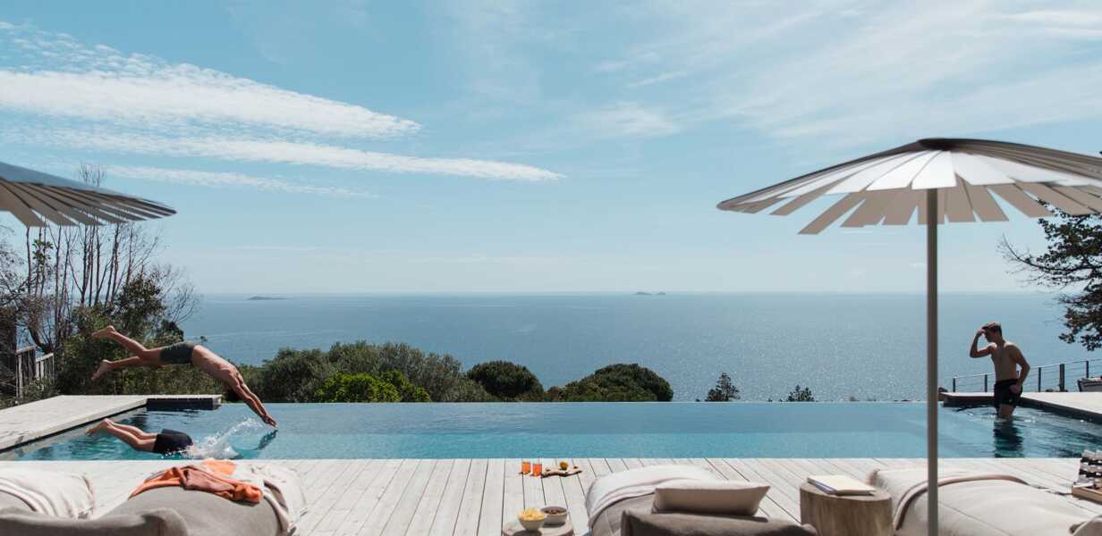 Terrace-and-infinity-pool-with-sea-view-in-luxury-villa-private-pool