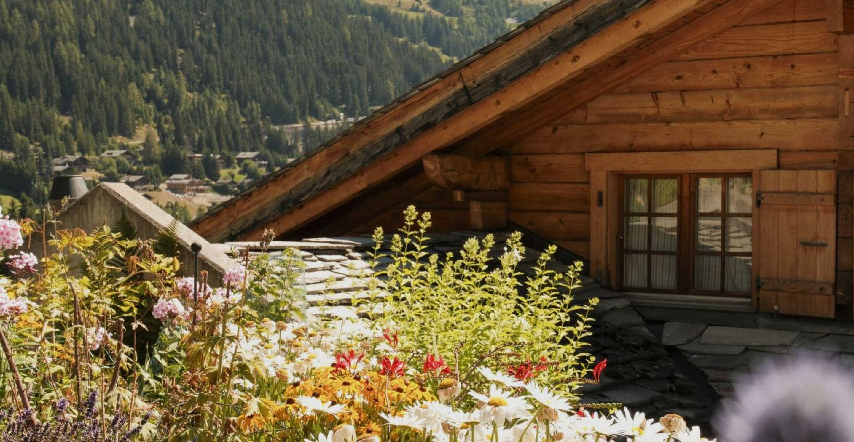 chalet-luxe-ete-alpes-nature-piscine
