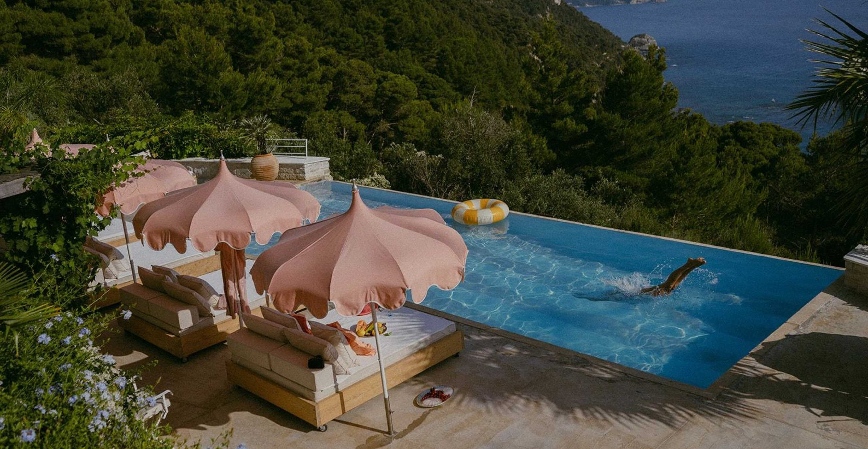 piscine-ete-soir-jardin-villa-de-luxe-piscine-privee