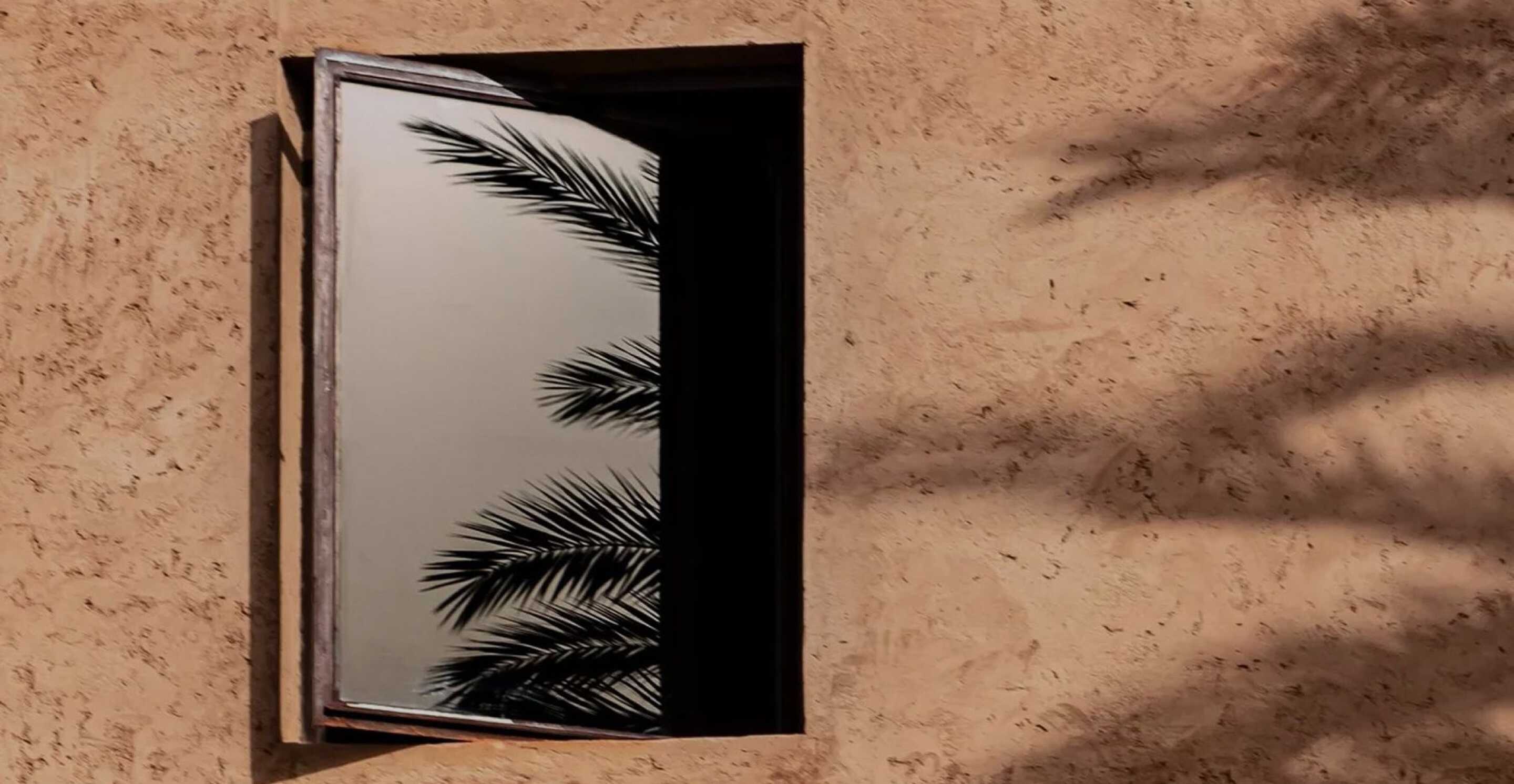 salon extérieur dans une villa marocaine