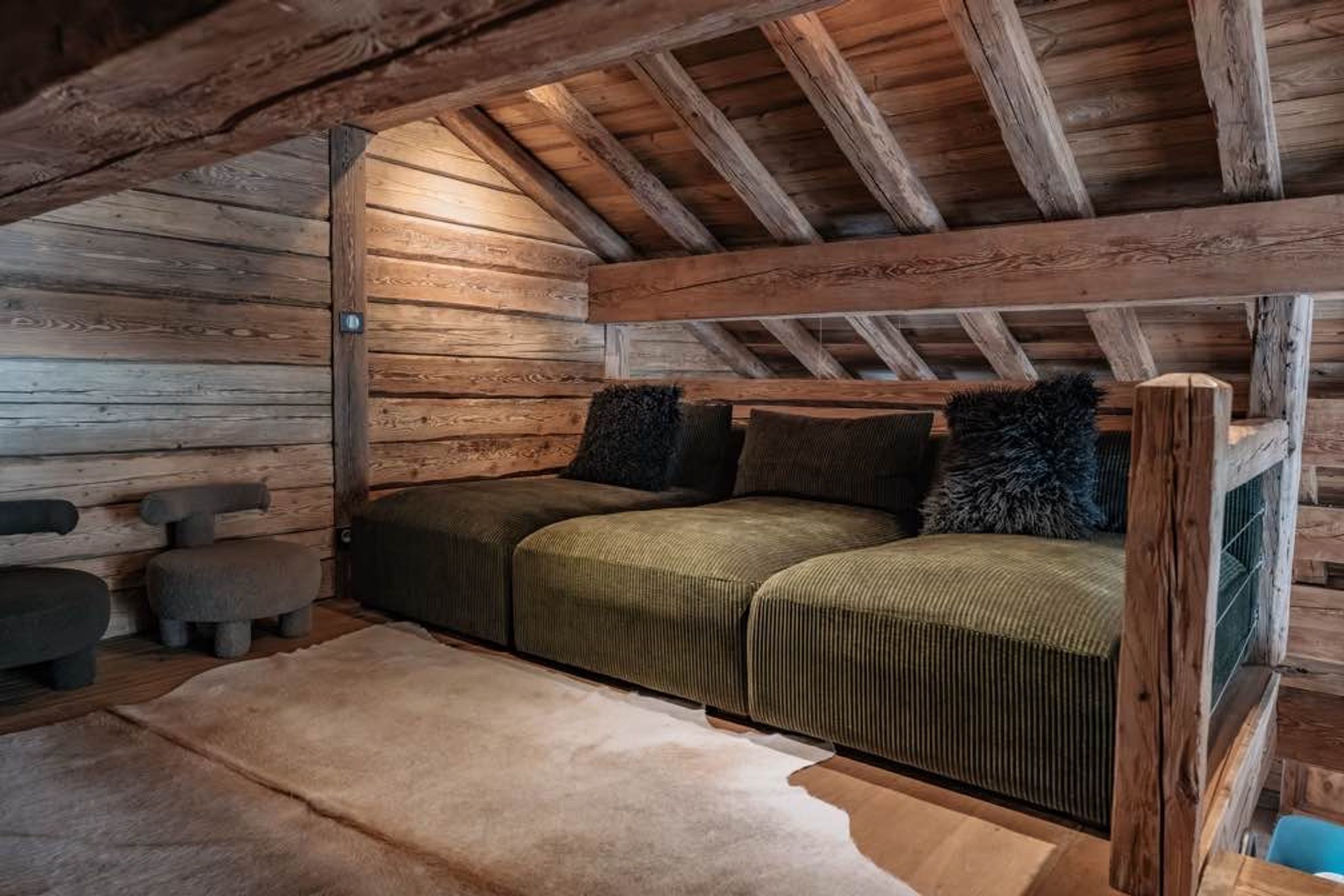 Chalet Face