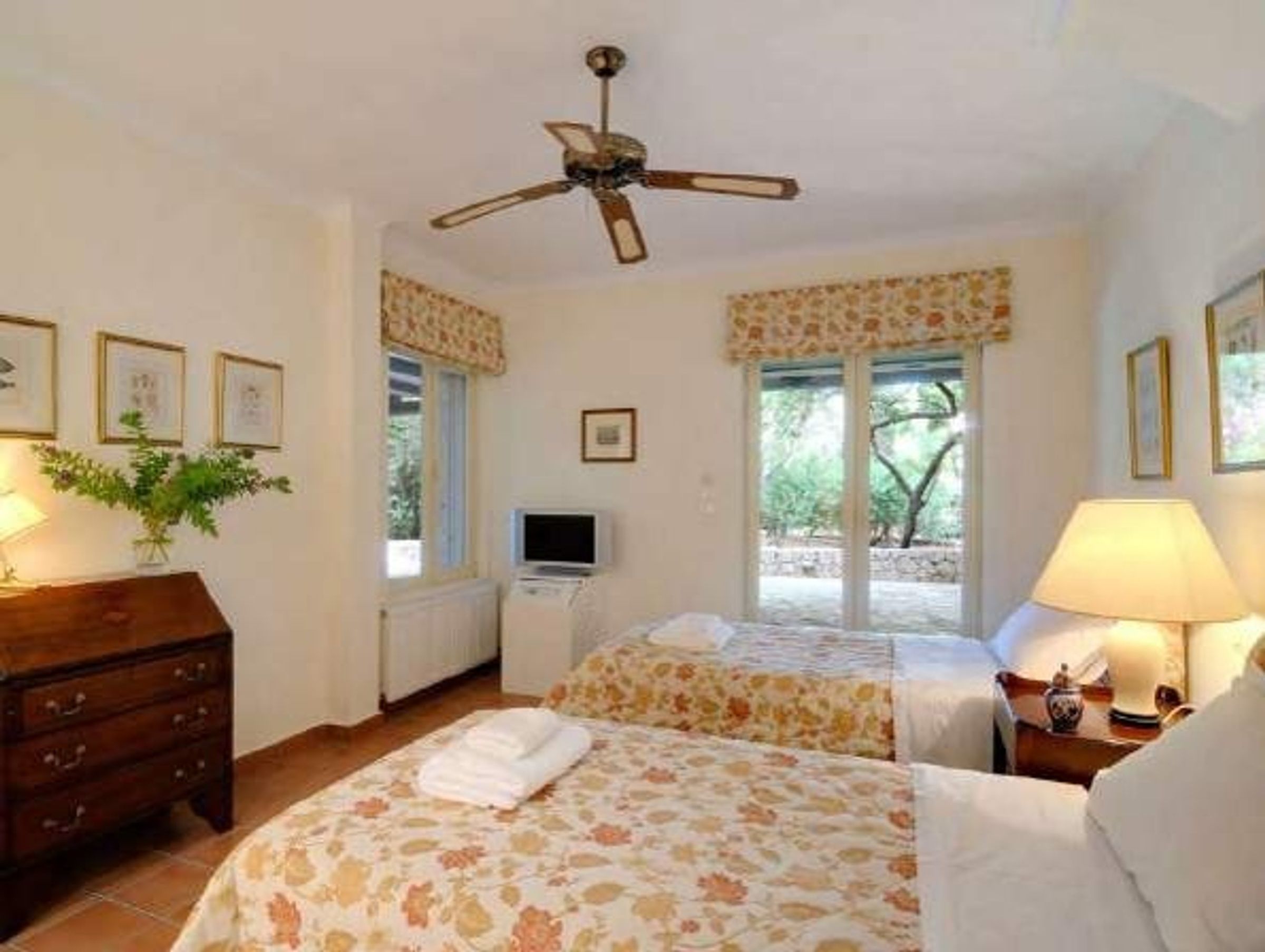 Main residence - Bedroom 3