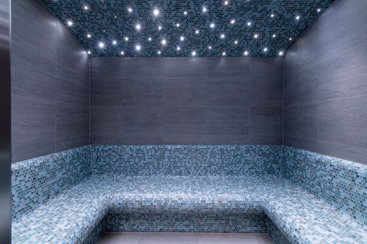 8306