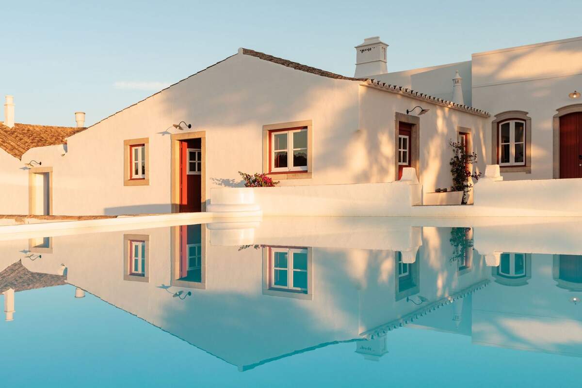 8578