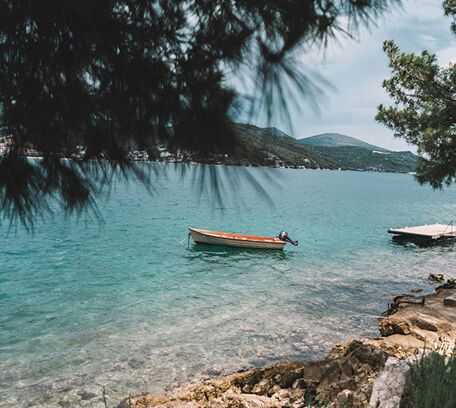 Split and surroundings