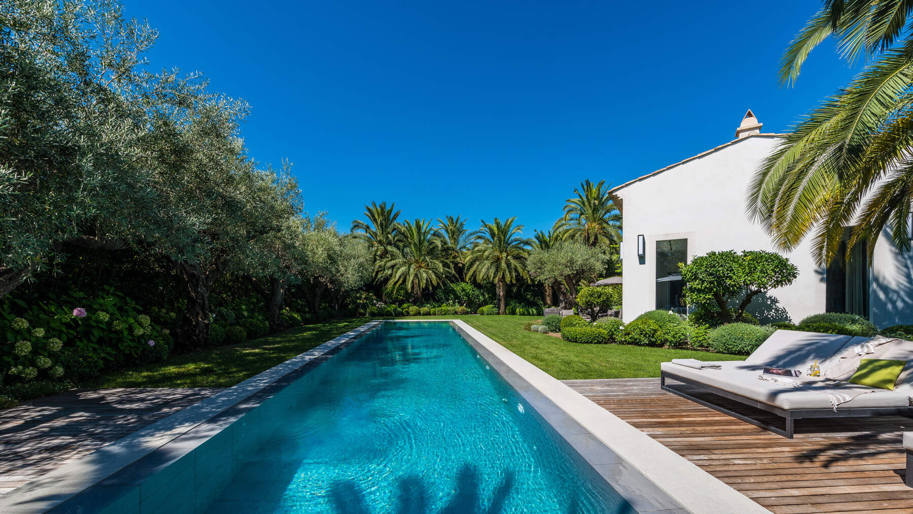 Villa Nathalia in Saint Tropez Peninsula Le Collectionist