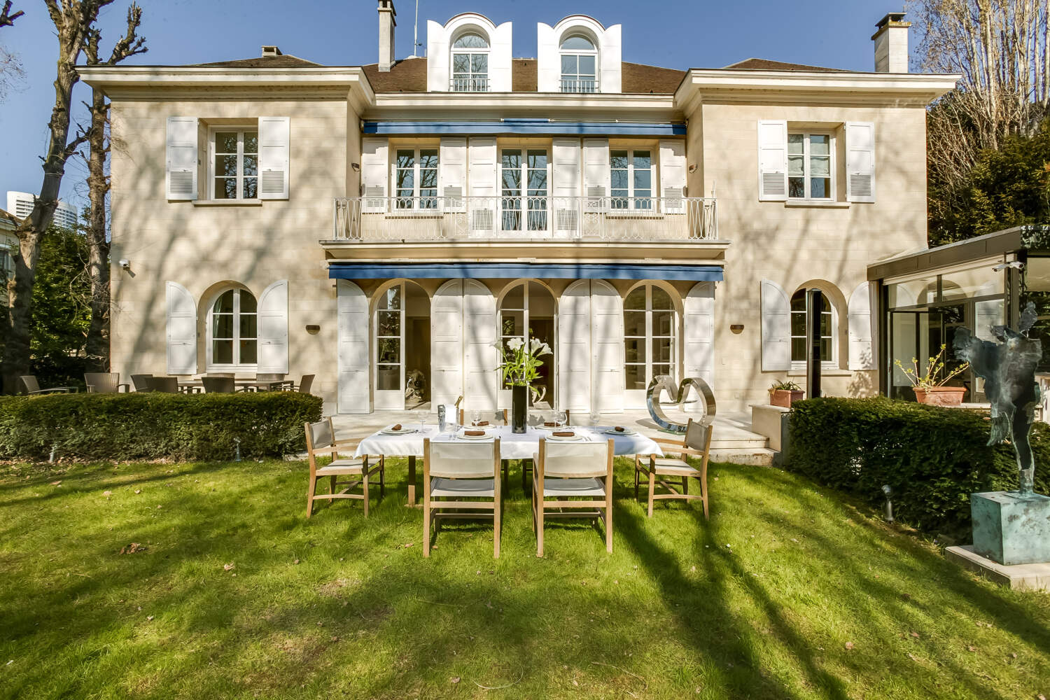 Location luxe villa Paris & IledeFrance Le Collectionist Location luxe villa Paris & IledeFrance Le Collectionist