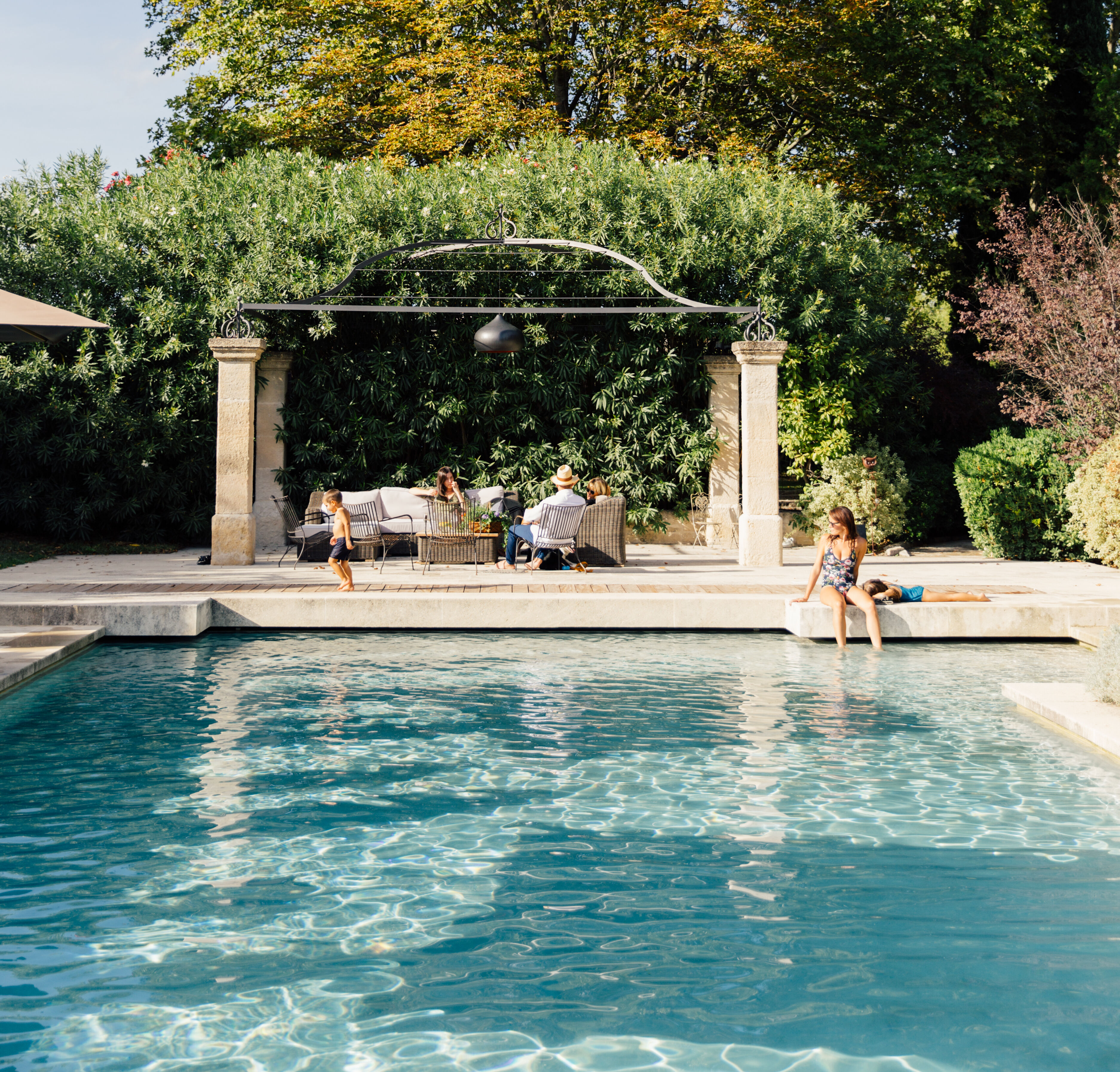 Luxury villa with pool and mountain views in Provence