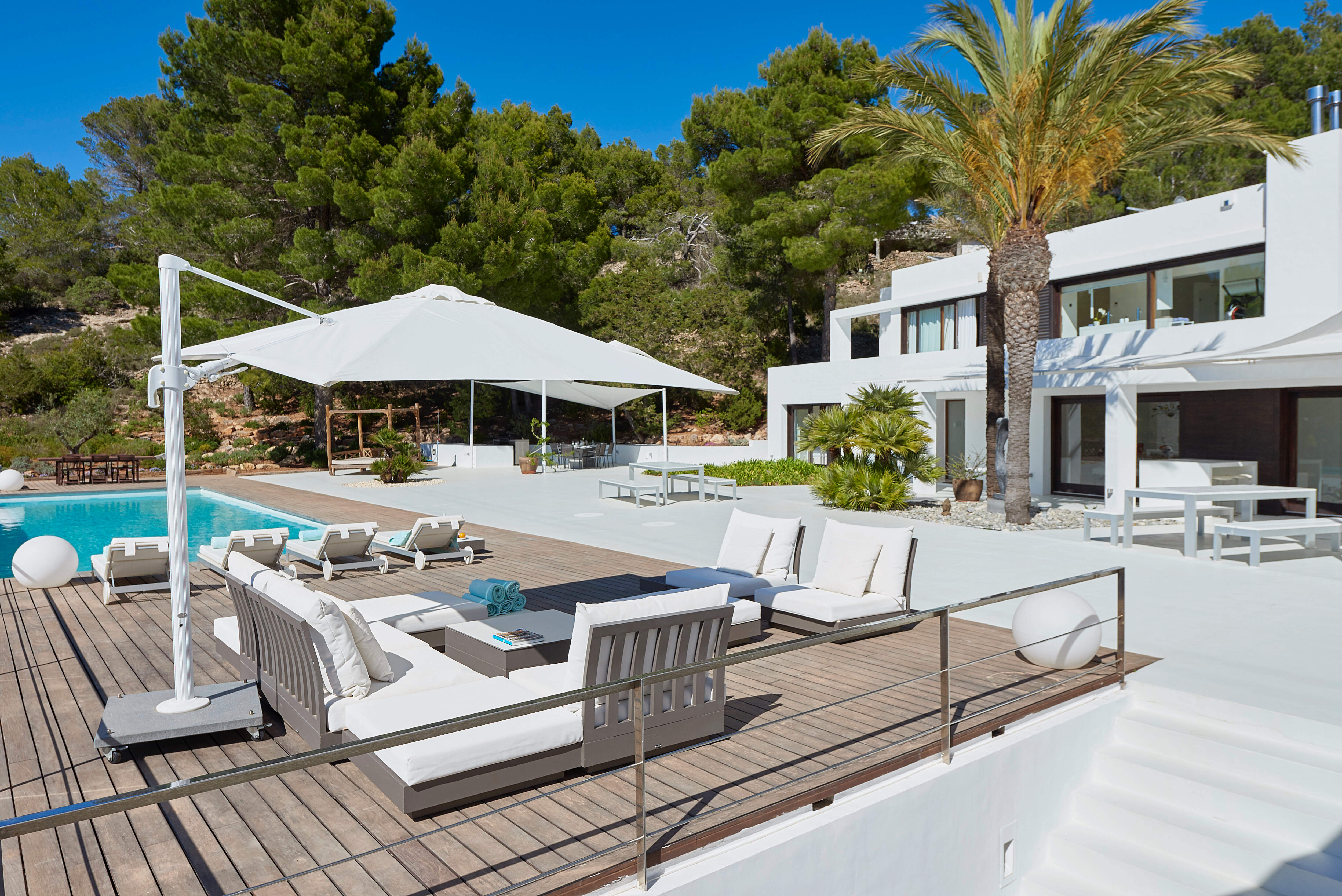 Maria schipper meloen Ibiza rentals : our luxury villas & modern fincas - Le Collectionist