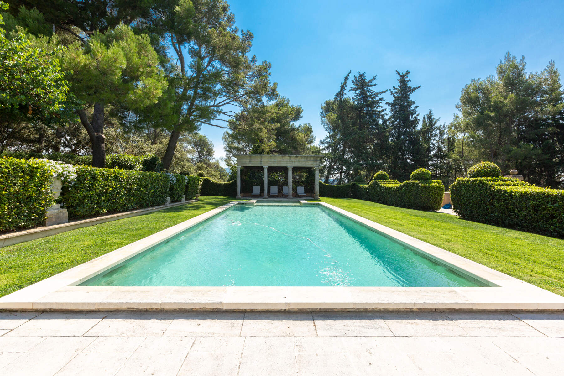 Villa Classica in Aix-en-Provence & surroundings - Le Collectionist